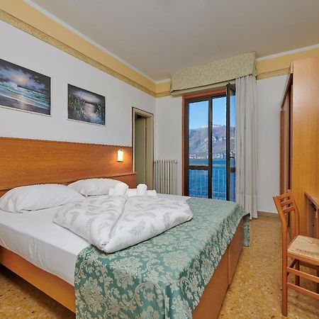 Hotel Eden Brenzone sul Garda Room photo